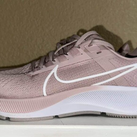 Women’s Nike Air Zoom Pegasus size 10 - Picture 2 of 4